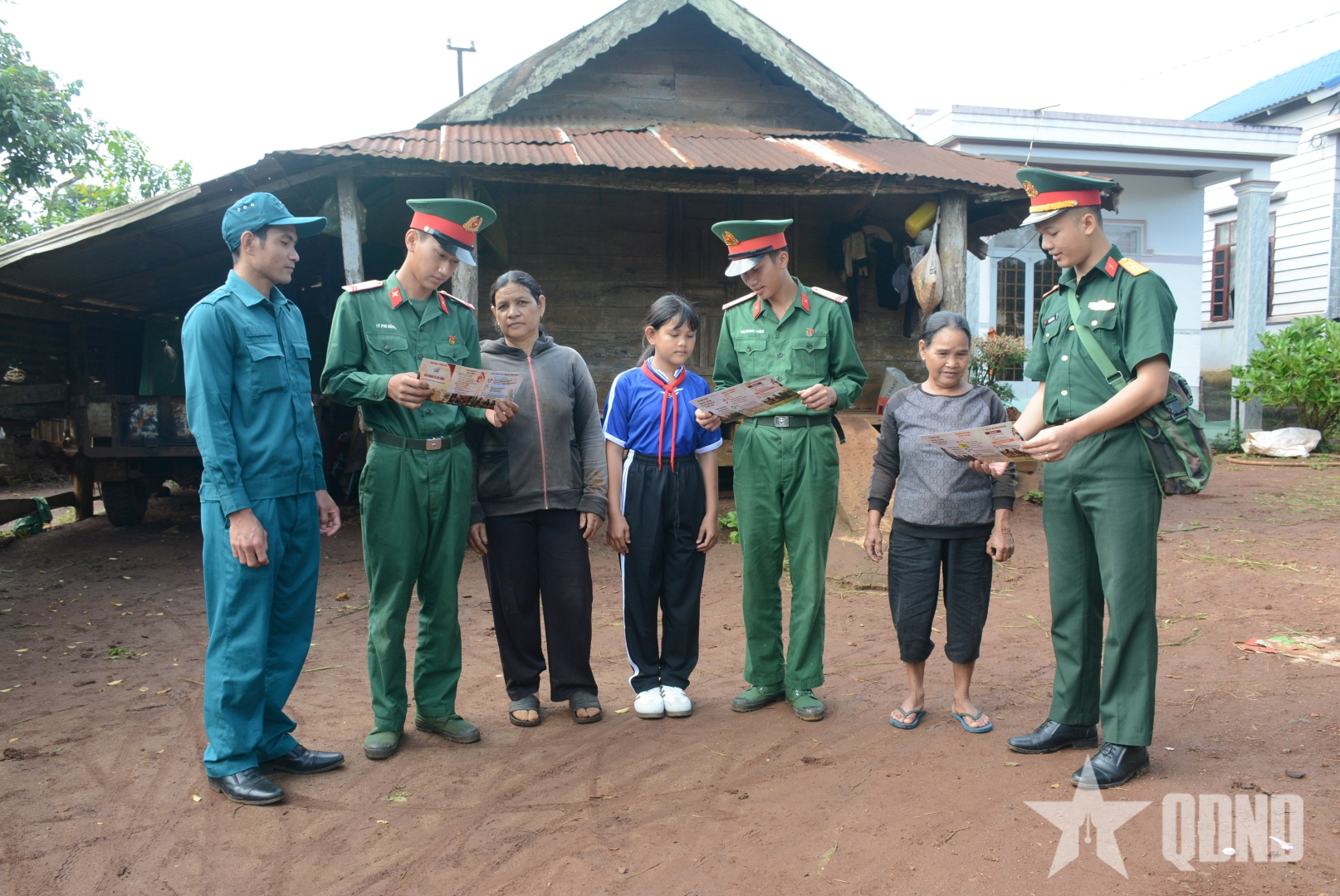 Bộ đội về làng